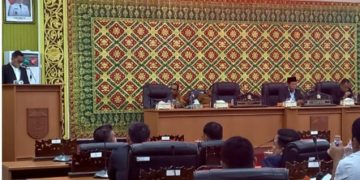 DPRD Pelalawan Gelar Paripurna Penyerahan KUA-PPAS 2026, Bupati Zukri Ungkap Penurunan Pendapatan Daerah