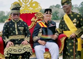 Bupati Zukri Hadiri Prosesi Adat Belimau Sultan Sambut Ramadan 1447 H di Istana Sayap Pelalawan