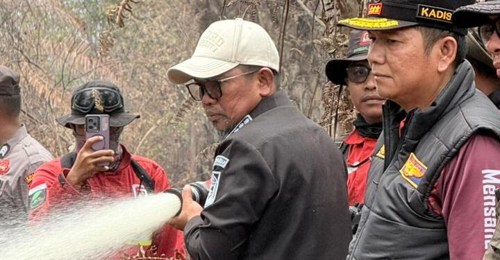 Bersama patroli terpadu, Bupati Zukri Tinjau Titik Karhutla di Desa Gambut Mutiara