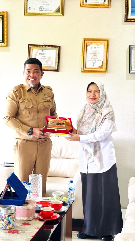 Audiensi Bersama PLN, Bupati Zukri Apresiasi Pembangunan Kabel Bawah Laut ke Pulau Mendol