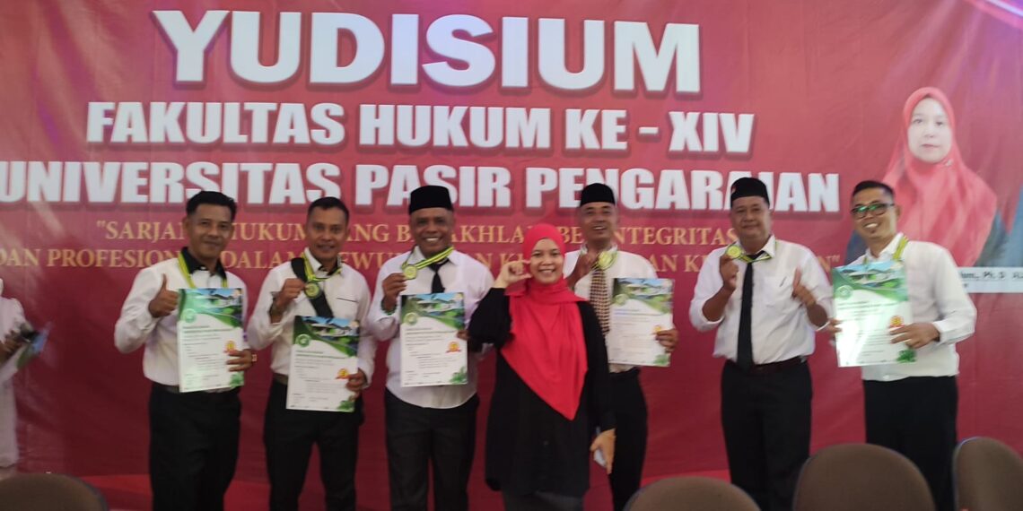 Menembus Batas, Menggapai Asa: Perjalanan Sukrial Halomoan Nasution Meraih Gelar Sarjana Hukum