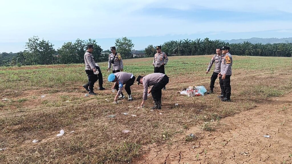 Dukung Ketahanan Pangan, Kapolsek Rambah Cek Pertumbuhan Jagung Hibrida di Lahan KM 7 Suka Maju