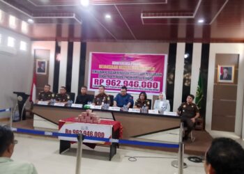 Kejari Rohul Pulihkan Kerugian Negara Rp962 Juta dari Korupsi Dana BOS SMAN 1 Ujungbatu, Sita Aset Senilai Rp1,8 Miliar