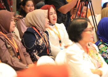 Di HUT APKASI Deli Serdang, Ketua TP PKK Rokan Hulu Sukses Pikat Perhatian Nasional Lewat Batik Khas Daerah