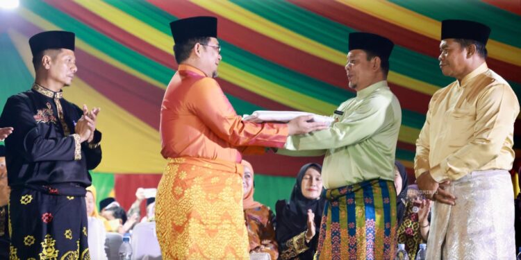 Terima Bendera Pataka MTQ, Wabup Syafruddin Poti Tegaskan Rohul Siap Jadi Tuan Rumah 2027