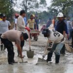 Gotong Royong Bersama Satgas Ops Damai Cartenz, Warga Mimika Rasakan Manfaat Akses Pemakaman yang Lebih Baik