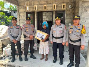 Kapolda NTT Salurkan Bantuan untuk Korban Gempa di Ngada, Polri Hadir Ringankan Beban Warga