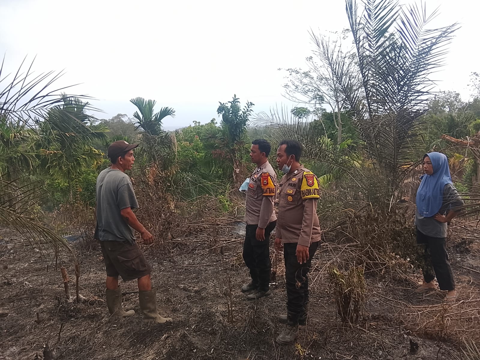 Polres Kaur Cek Titik Api Kebakaran Lahan Warga di Desa Wayhawang Kec. Maje
