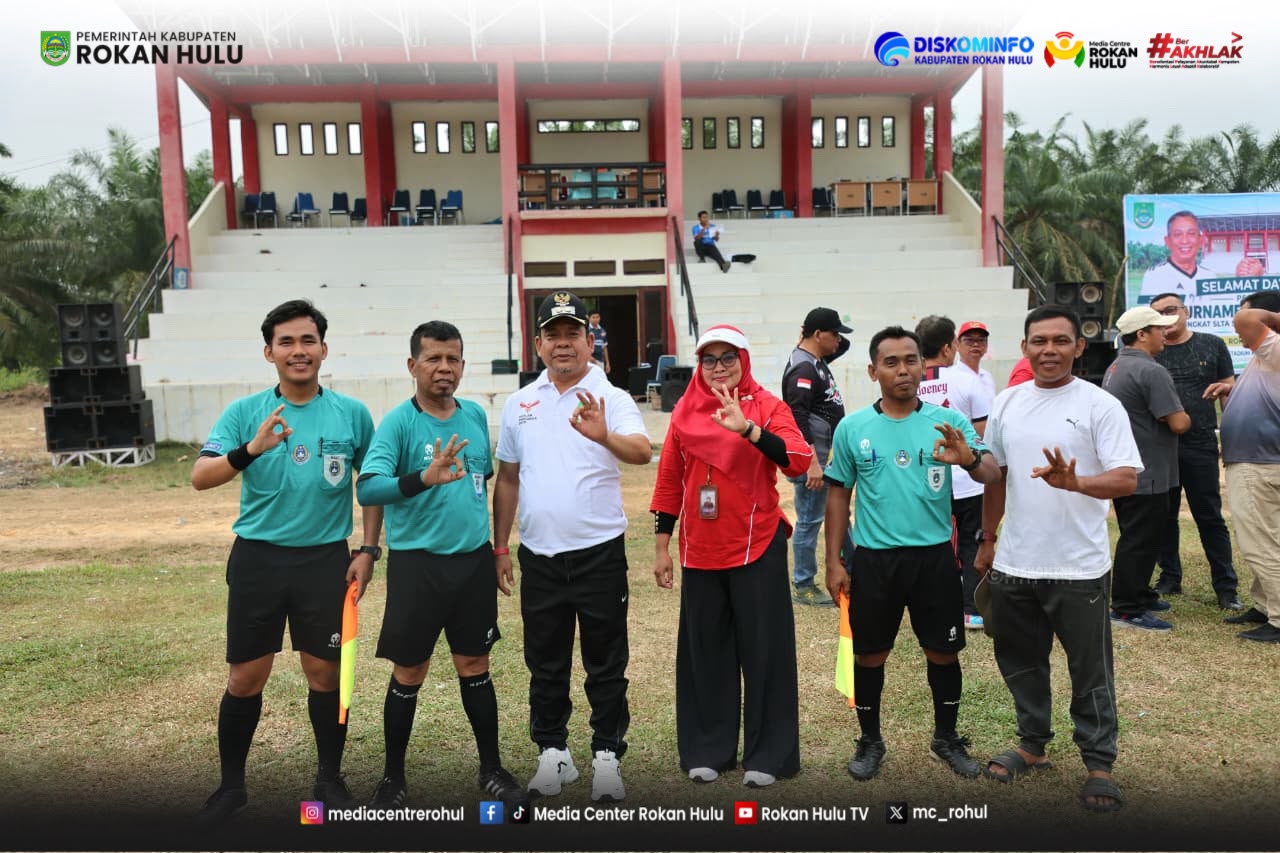 Wabup Syafaruddin Poti Buka Turnamen Sepak Bola Antar SLTA se-Rohul